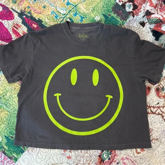 NWOT Dressed in LALA Washed Charcoal Tee with Neon Lime Smiley - Size S/M - Picture 6 of 12